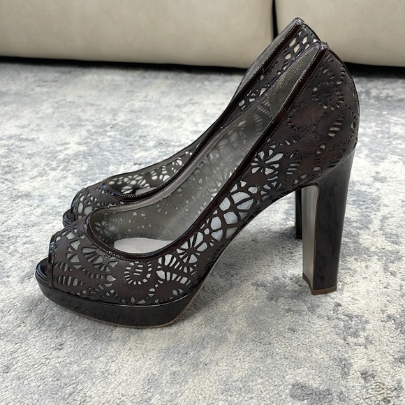 Valentino Garavani Laser Cut Leather Platform Peep Toe Heel Pumps Brown 40 - Picture 5 of 15